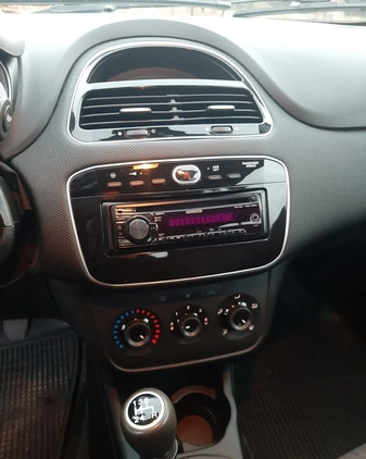 Fiat Punto cena 28900 przebieg: 71850, rok produkcji 2015 z Kolbuszowa małe 56